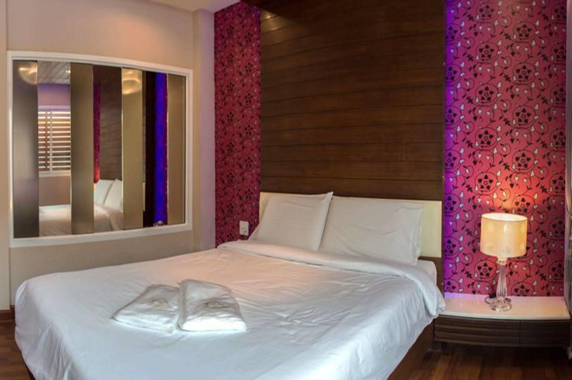 The Ring Hotel Hat Yai Exterior foto
